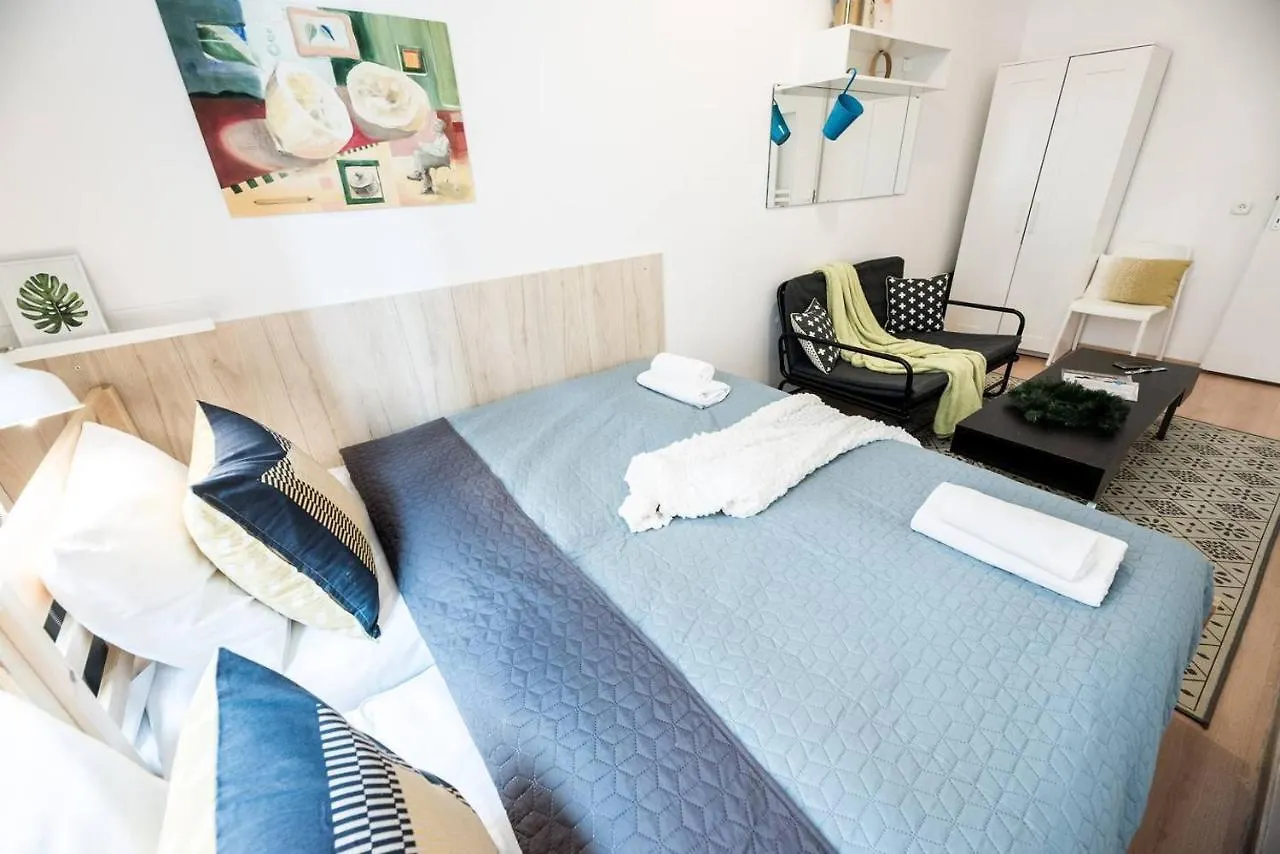 Cosy And Central Apartment With 4 Bedrooms And A/C Budapest